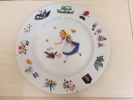 Disney Alice in Wonderland Plate. Classic Party Theme. Rare Item - $55.00