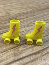 Vintage Barbie Yellow Pink Lightning Bolts Roller Skates Accessories KG JD - $147.27 MXN