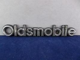 1981-1985 &quot;Oldsmobile&quot; Chrome Plastic Script Emblem OEM Rat Rod - £3.79 GBP