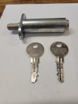 Steelcase 9000 lock  used on office furniture - $259.48 MXN