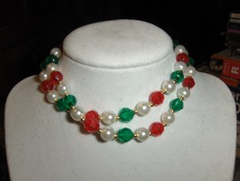 &quot;Christmas Pearl Colors&quot; necklace - $2.00