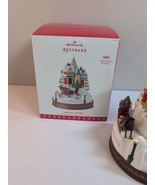 Hallmark Jingle All The Way 2017 Magic Ornament With Light Motion Sound - $1,129.00 MXN