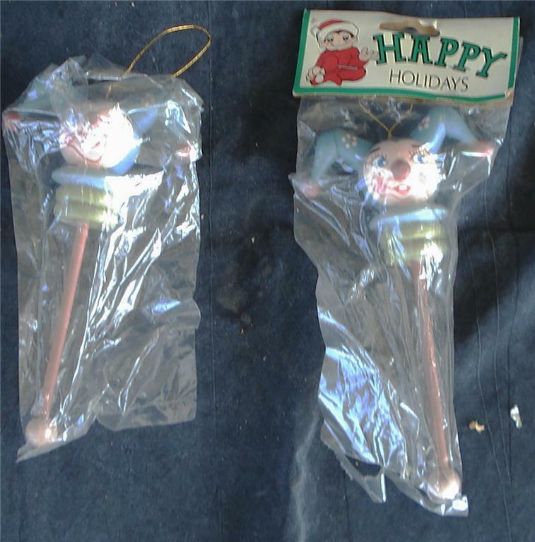 Set of 2 NEW Wooden Holiday Drink Stir Sticks, FESTIVE - $1.97