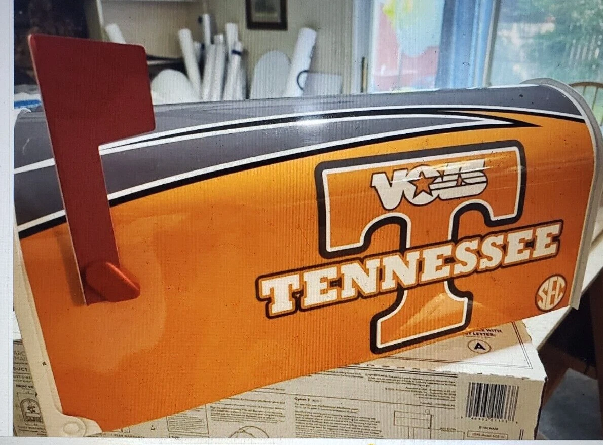 TENNESSEE VOLUNTEERS MAILBOX - $2,614.75 MXN