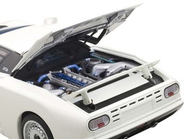 Bugatti EB110 GT White 1/18 Diecast Model Car by Autoart - £235.68 GBP