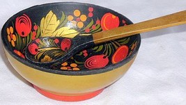 Russian wood bowl with  tea spoon Khokhloma  - $283.44 MXN