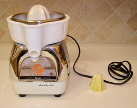 VINTAGE PROCTOR SILEX DELUXE“SUNKIST”ELECTRIC JUICER+TWO REAMERS-STANDAR... - $58.41