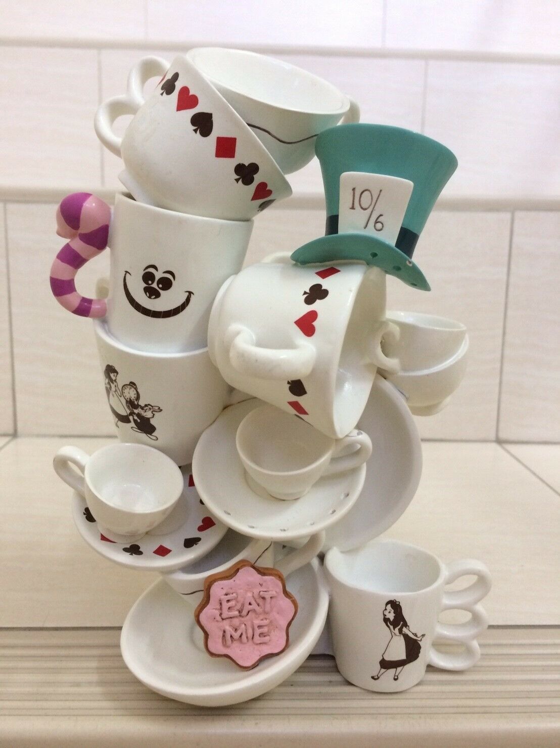 Disneystore Alice in Wonderland Cup Figure Set. Exclusive Rare Item - $299.00