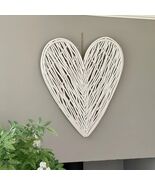 Medium White Wicker Heart- 70cm - $1,467.76 MXN