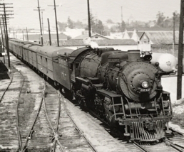 Atchison Topeka &amp; Santa Fe Railway Railroad ATSF #3747 4-8-2 Locomotive Photo - £11.00 GBP