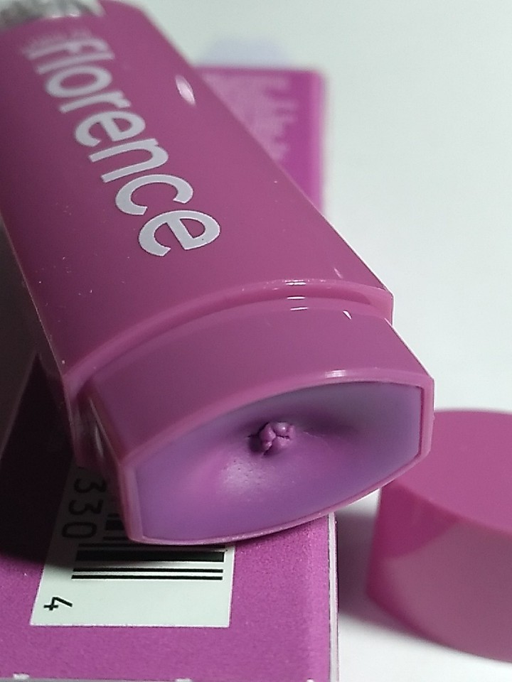 Florence By Mills Oh Whale! Lip Balm, DRAGONFRUIT & GRAPE, 0.15 OZ NIB Item image 3