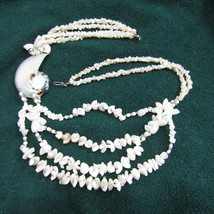 Hawaiian Boho Summertime Spring Ocean Puka Shells Necklace with Large Shell - £21.49 GBP