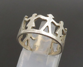 MEXICO 925 Silver - Vintage Carved Children Holding Hands Ring Sz 5.5 - RG25323 - £28.27 GBP