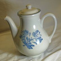 Yorktowne Pfaltzgraff Stoneware Coffee Pot &amp; Lid Blue Floral USA - $59.39