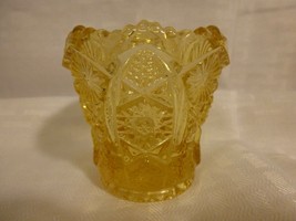 vintage Imperial Glass Yellow TOOTHPICK Holder daisy &amp; button pattern - £22.41 GBP