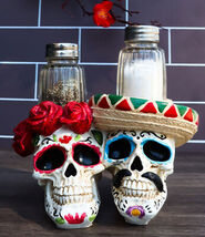 Day Of The Dead Sugar Skulls Roses And Sombrero Hat Salt &amp; Pepper Shaker... - €21,30 EUR