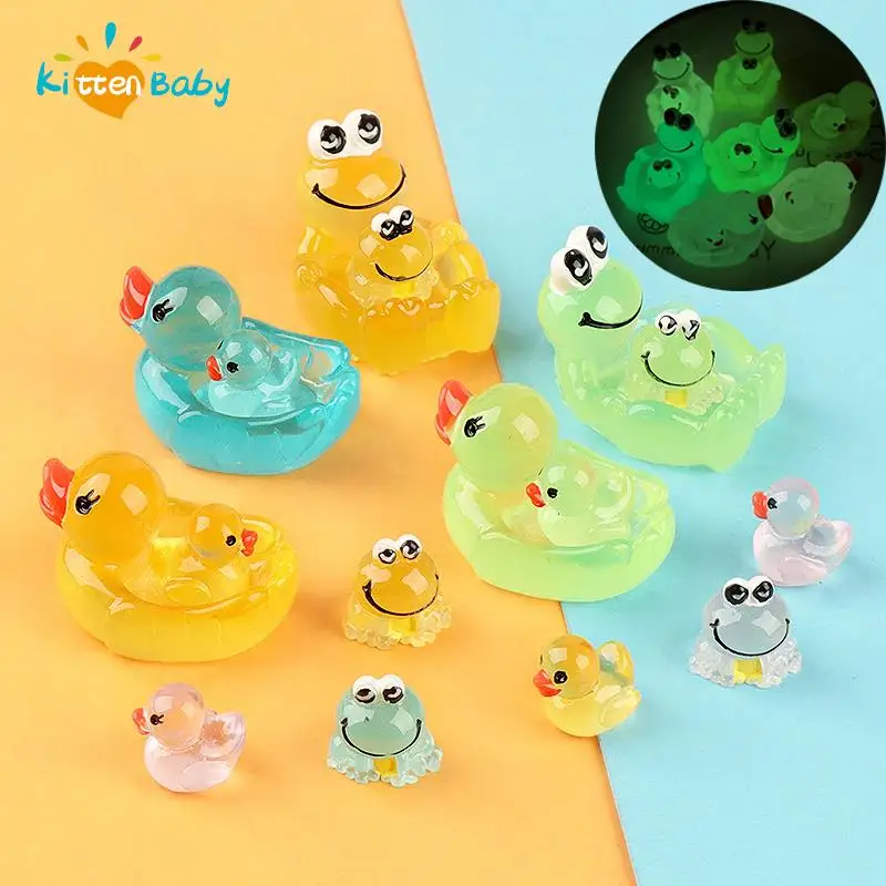 2pcs Luminous Duck Floating Animal Duck Floating Flashing In The Water Rubber - £7.14 GBP+