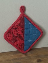 VTG 60s Handmade Quilt Hot Pad Red &amp; Blue Pattern Hanging Potholder Farm... - $146.58 MXN