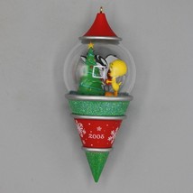 Hallmark Keepsake Ornament Peek-A-Boo Sylvester &amp; Tweety Looney Tunes 2005 - £10.27 GBP