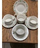 SET OF 4 GIBSON EVERYDAY CHINA TEA CUP AND SAUCER CHRISTMAS HOLLY BERRY ... - $17.57