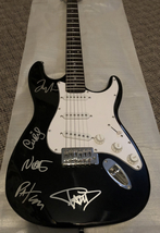 FOO FIGHTERS autographed SIGNED full size GUITAR  - £638.00 GBP