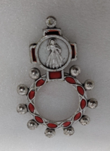 Red Enamel Divine Miraculous Medal Finger Rosary Ring Silver Tone Mcvan New - $7.92