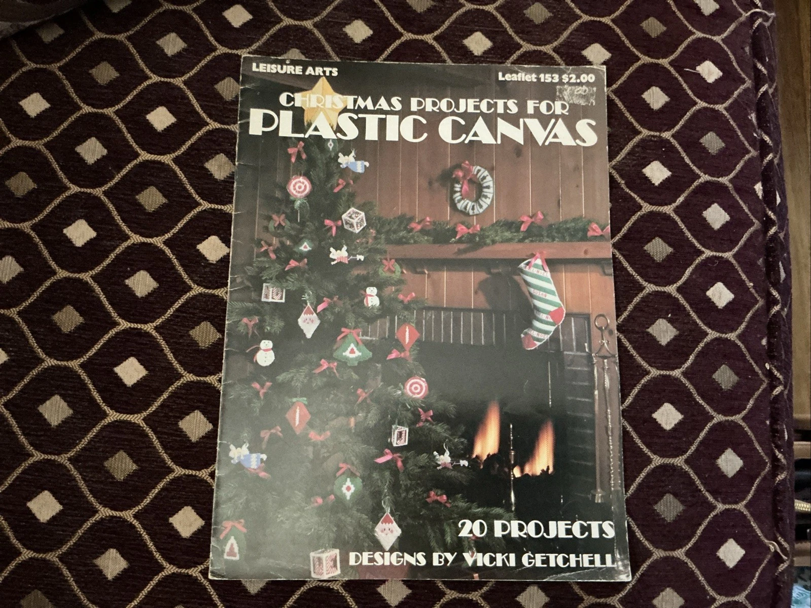 Christmas projects for Plastic Canvas (Leisure Arts #153) - $4.00