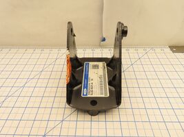 Ford 9L8Z-6031-A Front Engine Mount Bracket - €27,47 EUR