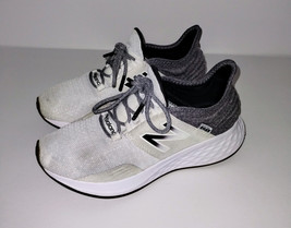 New Balance Womens Fresh Foam Roav V1 Running Shoes White Grey Sneakers Size 8 - $24.74