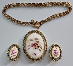 Vintage Floral Gold Tone Brooch/Pendant and Clip Earrings Set Ceramic /2 - £31.96 GBP