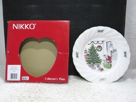 1997 Nikko Collector Plate, Deck The Halls, Fifth Edition, Holiday Spirit - $12.25