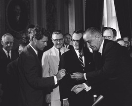 President Lyndon Johnson with RFK at signing of Voting Rights Act 8x10 Photo - £6.93 GBP