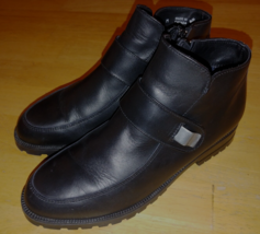 L.L. B EAN Ladies Black Leather Zip Ankle BOOTS-8M-BARELY WORN-STRAP Opens - £24.85 GBP