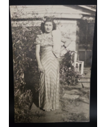 1940s Pretty Young Women Posing in Wedding Dress White Fox Stole Real Photo - $27.20 CAD