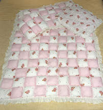 Vtg  Strawberry Shortcake Pink Baby Quilt  Blanket Crib Handmade 42 In x 34.5 In - £97.07 GBP