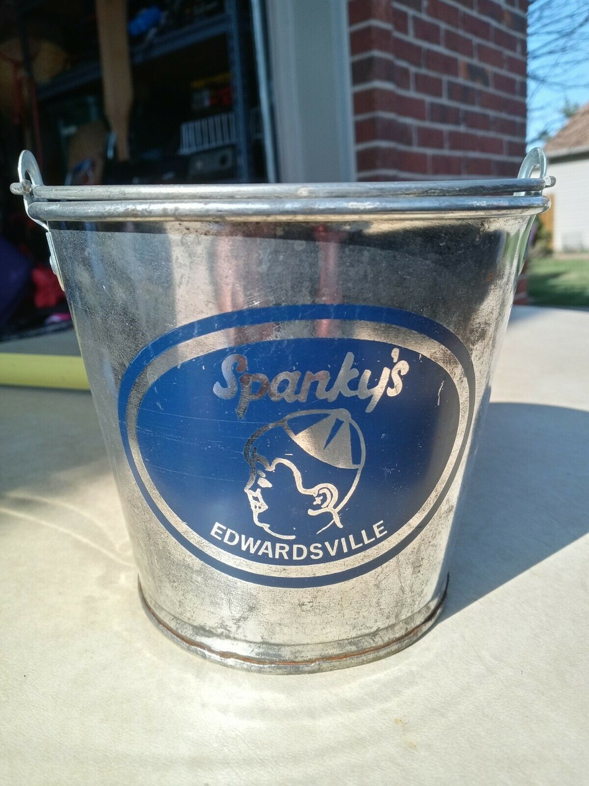 SPANKY'S EDWARDSVILLE IL METAL ICE BUCKET, BEER, WINE, SODAS W HANDLE - $70.83