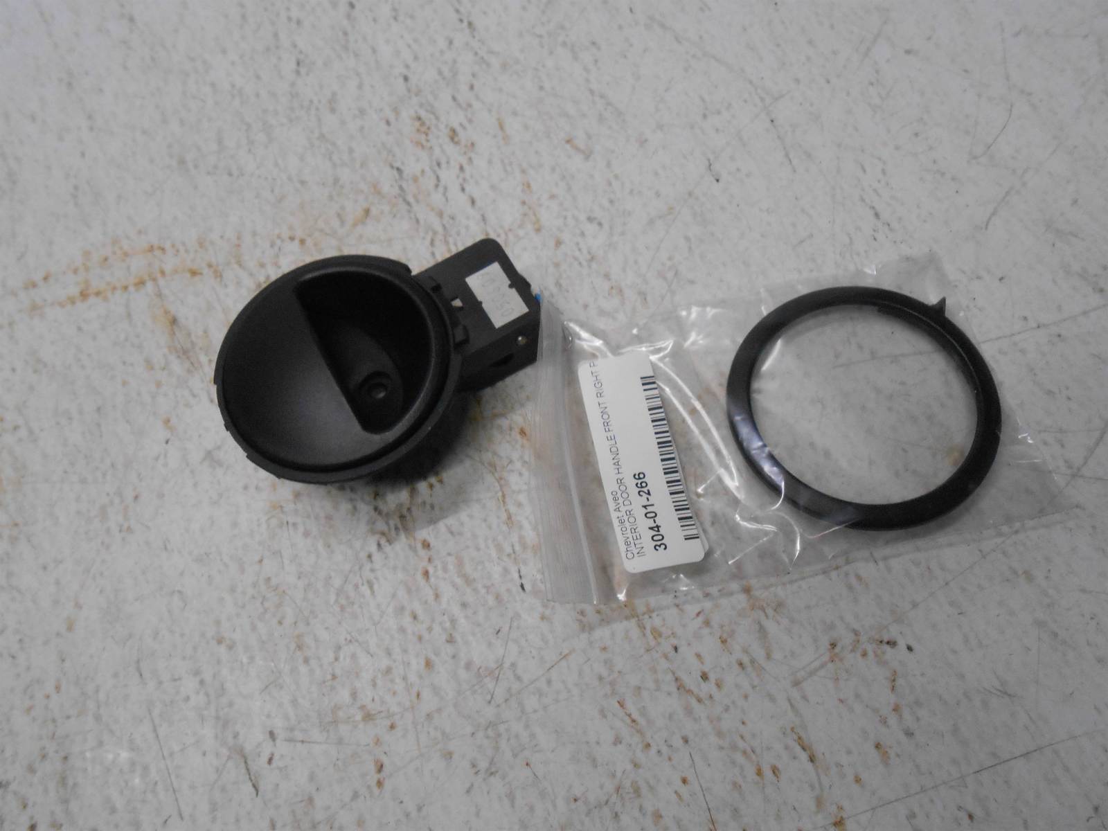 2004 2005 2006 2007 Chevrolet Aveo Interior Door Handle 96541649 - $20.49