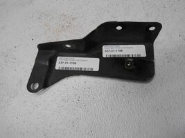 2004 GMC Yukon Front Right Fender Liner Support Bracket - €24,19 EUR