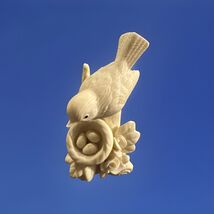 Bird Watching Over Eggs in Nest Figurine - Ivory Color - $139.49 MXN