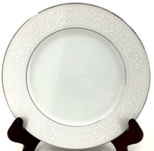 Four Crown China Southampton 7 3/4&quot; Salad Plate Japan White Floral Excellent - £4.66 GBP