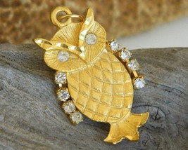 Vintage Owl Pendant Gold Tone Rhinestones Wings Eyes Movable Textured - $19.95