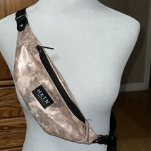 HXTN SUPPLY GOLD SHINY METALLIC BELT FANNY CROSSBODY BAG ADJUSTABLE TRAV... - $9.11