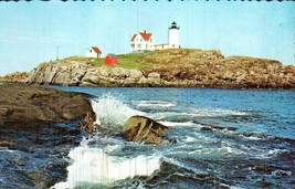 Vintage 3.5x5.5 Postcard Maine Vactionland Nubble Light York Beach Maine - £2.33 GBP