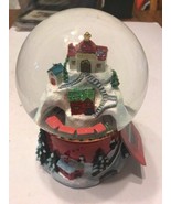 BEAUTIFUL MUSICAL SNOWGLOBE VILLAGE &amp; TRAINSET Christmas SHIPS N 24H - $1,250.31 MXN