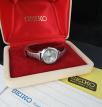 vintage 17 JEWEL SEIKO AUTOMATIC WATCH womens waterproof BOX + PAPERS + ... - £46.96 GBP