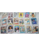 Vintage Lot of 27 Baseball Cards, 1 Football Card - $238.63 MXN