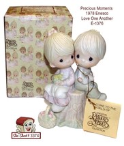 Precious Moments 1978 Love One Another E-1376 Figurine Vintage - £19.65 GBP