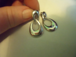 Trifari Silvertone Dangle Double Loop Post Earrings - Vintage - €12,82 EUR