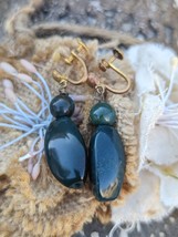 VTG Earrings Screw back Dark Green Jade Blood Stone Dangle Lucky Elegant Classic - £47.21 GBP