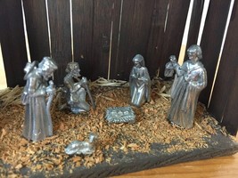 Vtg Primitive Rustic Handmade Straw Pewter Figures Nativity Scene Christmas Deco - £23.56 GBP